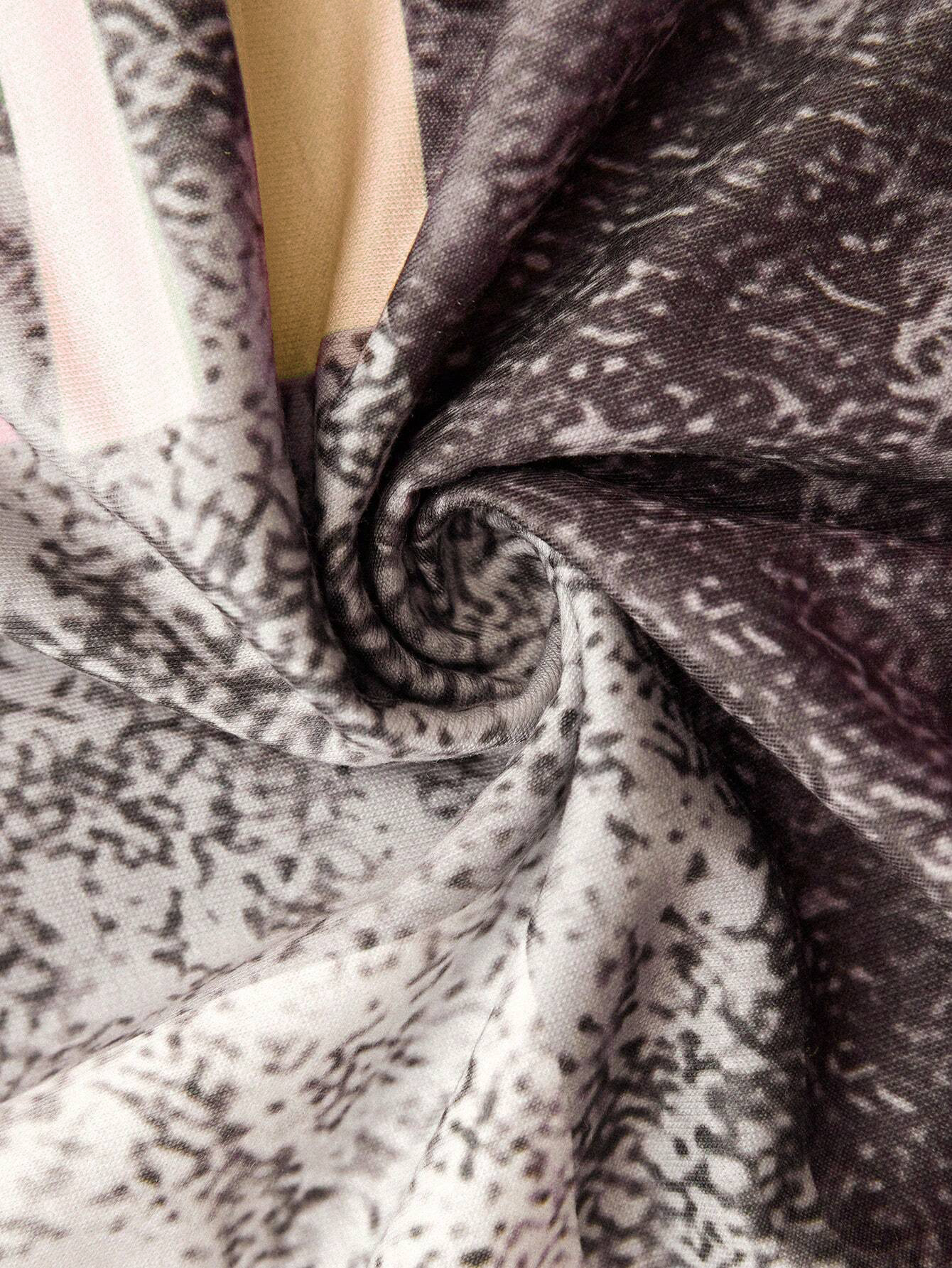 Barbro™ | Moderne ziptrøye med grafisk mønster