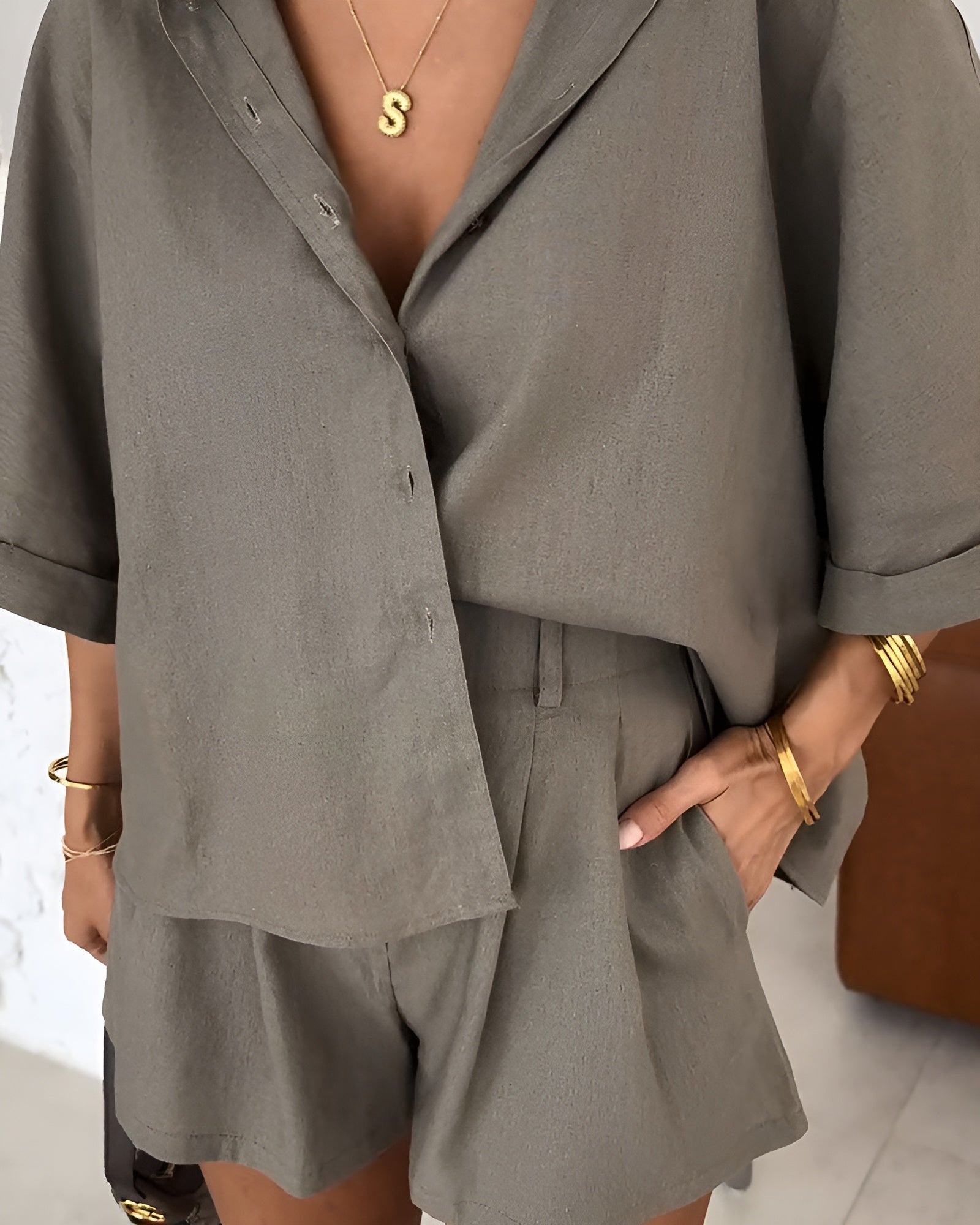 Desi™ | Løs Bluse og Shorts Sett